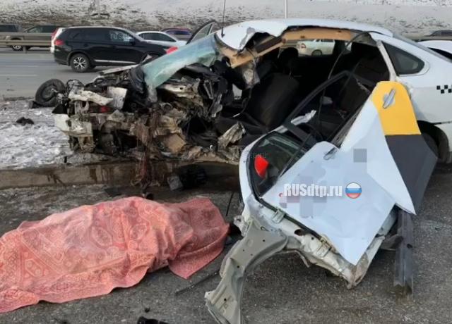 Таксист погиб в ДТП в Уфе