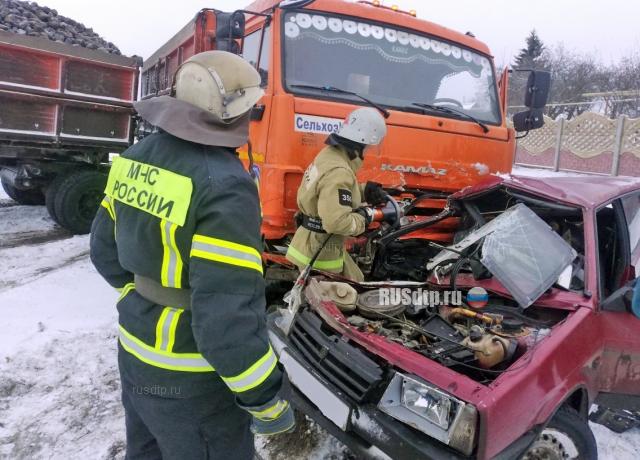 Двое погибли в ДТП с участием КАМАЗа и легковушки под Ливнами