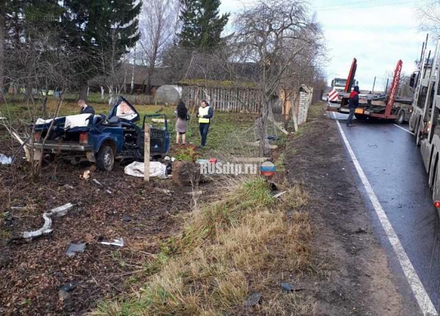 Водитель и пассажир «Нивы» погибли в Псковской области