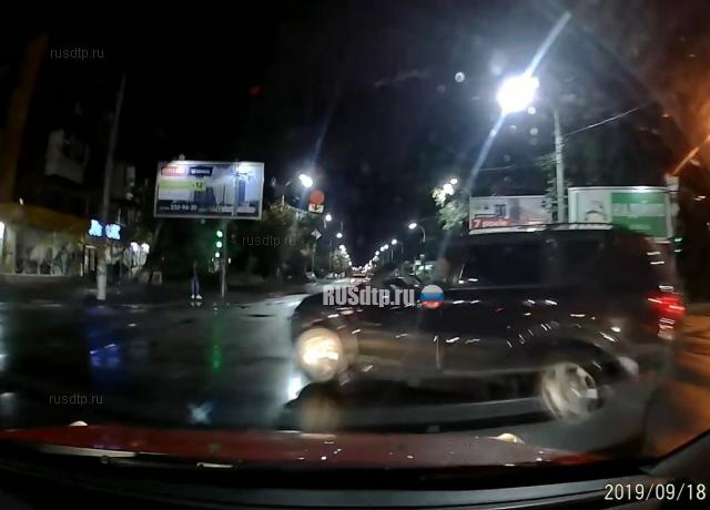 Поворот с правого ряда Поворот с правого ряда