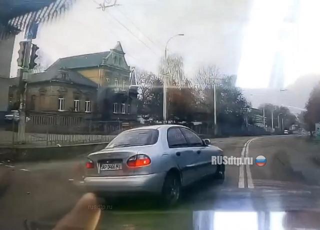 Столкнулся с «Ланосом» Столкнулся с «Ланосом»