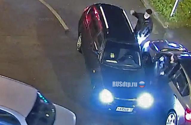 Водитель универсала не рассчитал маневр Водитель универсала не рассчитал маневр