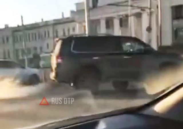 Повис на шаре Повис на шаре