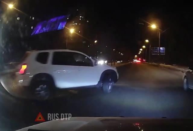 Барышня ему помешала (с) Барышня ему помешала (с)