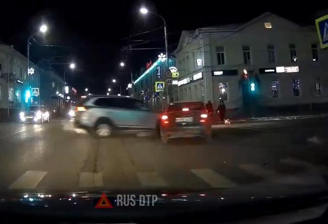 ДТП на перекрестке в Костроме ДТП на перекрестке в Костроме