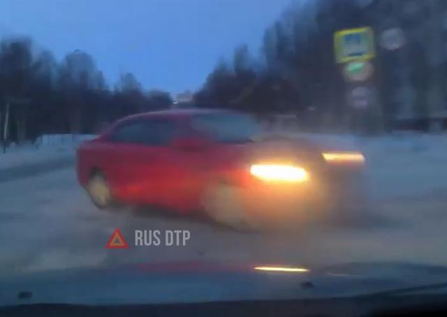 Toyota Corolla скрылась с места ДТП в Мончегорске Toyota Corolla скрылась с места ДТП в Мончегорске