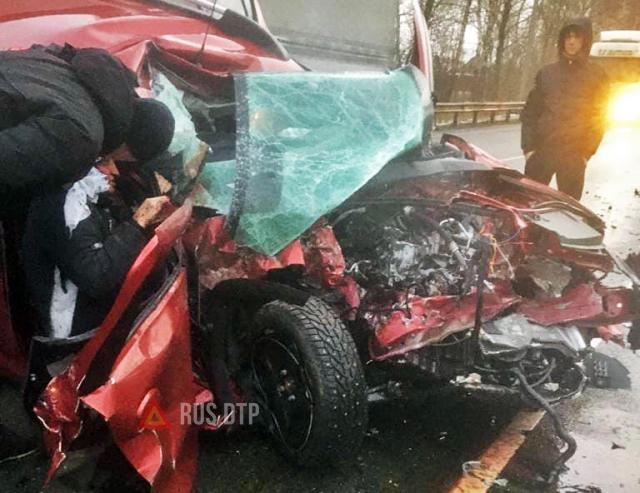 В Подмосковье учительница сдала на права, купила автомобиль и разбилась в ДТП