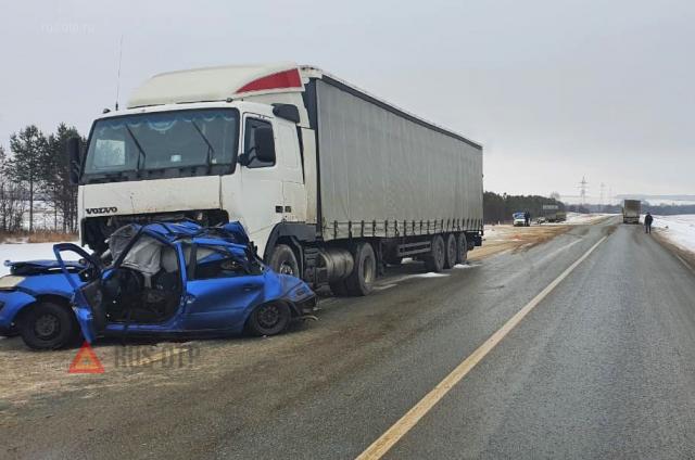 Водитель «Лады» погиб в массовом ДТП в Татарстане