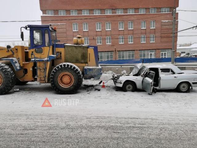 Водитель «Волги» погиб в ДТП на улице Ватутина в Новосибирске