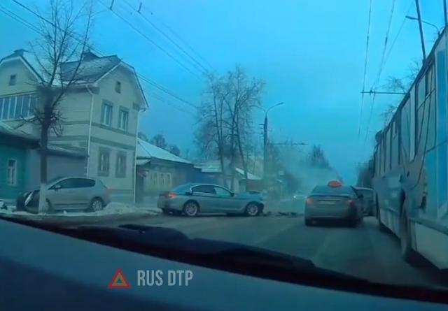 Видеорегистратор запечатлел момент массового ДТП в Коврове