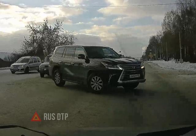 Ушел от столкновения на встречную полосу Ушел от столкновения на встречную полосу