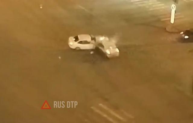 «Лада Гранта» и Datsun столкнулись на перекрестке в Астрахани