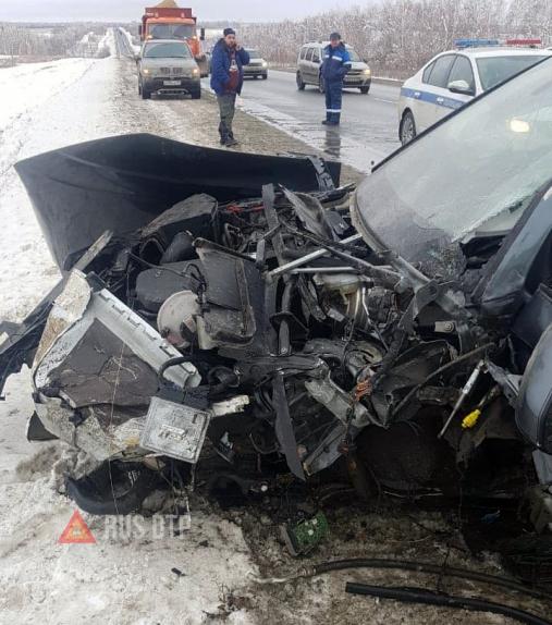 Водитель «Гранты» погиб в массовом ДТП в Саратовской области