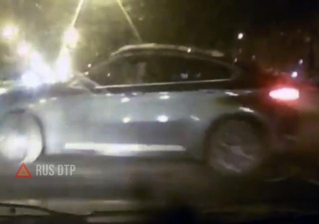 Infiniti выскочил неожиданно (с) Infiniti выскочил неожиданно (с)