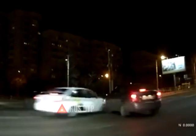 ДТП на перекрестке Дзержинского и Кореновской в Краснодаре ДТП на перекрестке Дзержинского и Кореновской в Краснодаре