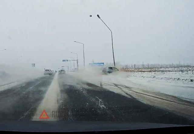 Момент ДТП на трассе Уфа — Оренбург Момент ДТП на трассе Уфа — Оренбург