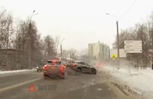 Пьяный водитель устроил замес в Архангельске Пьяный водитель устроил замес в Архангельске