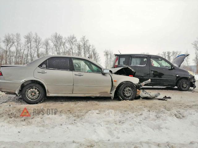 Женщина-водитель «Тойоты» погибла в ДТП под Новосибирском