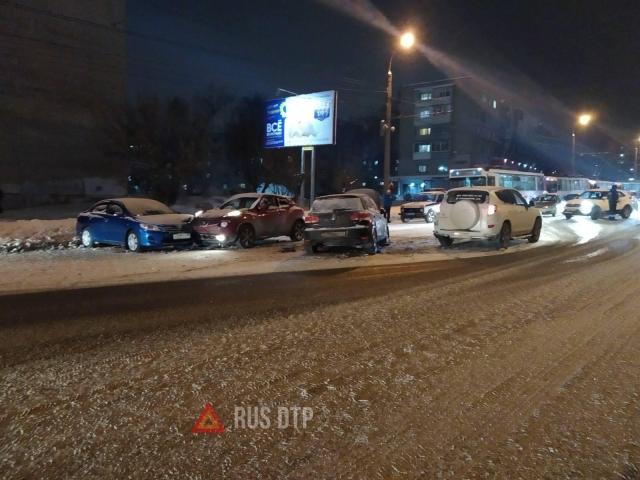 Видеорегистратор запечатлел момент массового ДТП в Ижевске