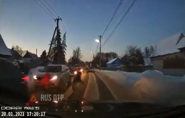 Автомобиль сбил ребенка в Брянске Автомобиль сбил ребенка в Брянске