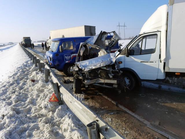 Водитель автомобиля Subaru погиб в массовом ДТП на трассе «Сибирь»