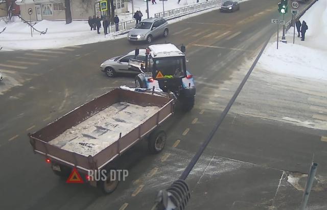 ДТП с участием трактора в Клину ДТП с участием трактора в Клину