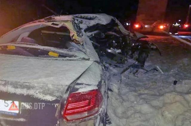 Четыре человека погибли в ДТП с грузовиком в Мурманской области