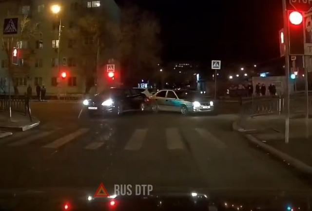 ДТП в Астрахани на улице Татищева ДТП в Астрахани на улице Татищева
