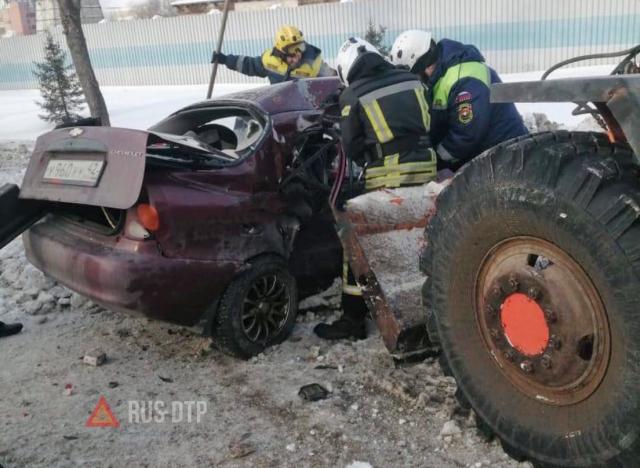 Пассажирка «Шевроле» погибла в ДТП с автогрейдером в Кемерове