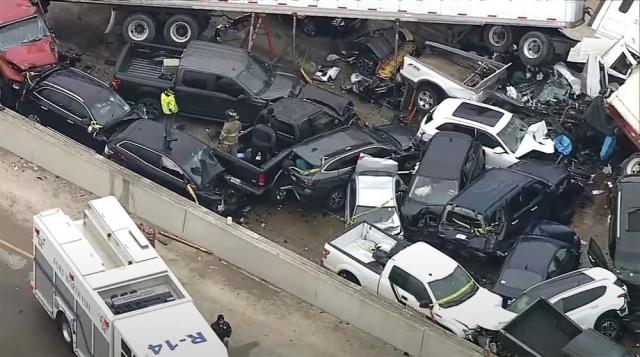 Более 130 автомобилей столкнулись в Техасе