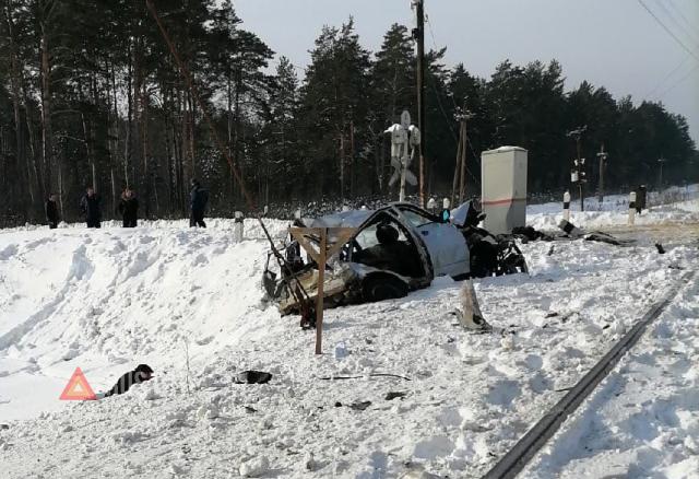 В Брянской области в ДТП с поездом погибли три человека