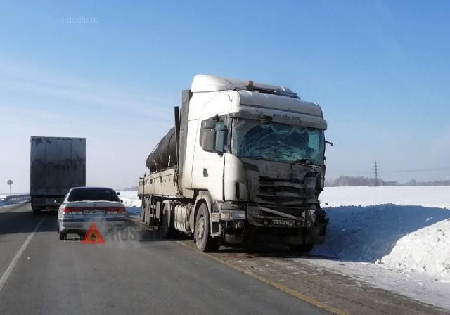 «Тойоту» разорвало на части в ДТП под Новосибирском