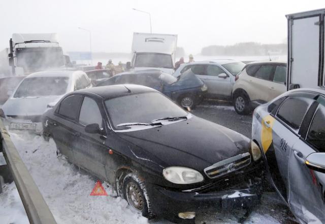40 автомобилей столкнулись на трассе Уфа - Оренбург. ВИДЕО