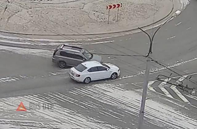 ДТП в Абакане на кольце Трудовой ДТП в Абакане на кольце Трудовой