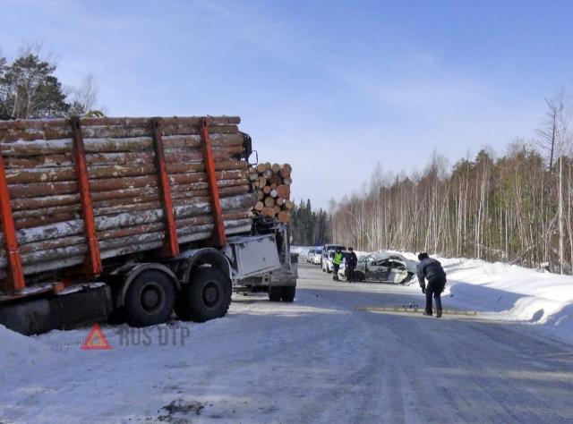 На Урале в ДТП с лесовозом погиб 4-летний ребенок