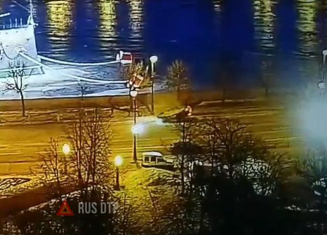 ДТП возле крейсера «Аврора» ДТП возле крейсера «Аврора»