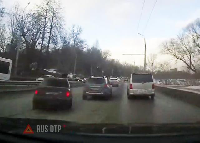 ДТП 6 марта в Брянске на улице Калинина ДТП 6 марта в Брянске на улице Калинина