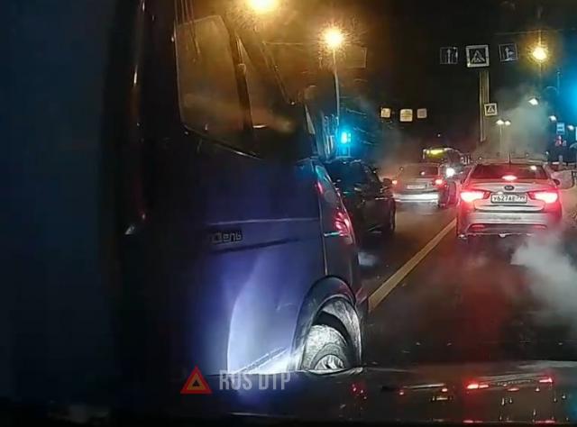 Неожиданное ДТП на перекрестке в Твери Неожиданное ДТП на перекрестке в Твери
