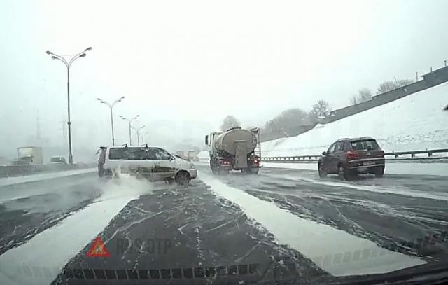 ДТП на МКАД в Москве ДТП на МКАД в Москве
