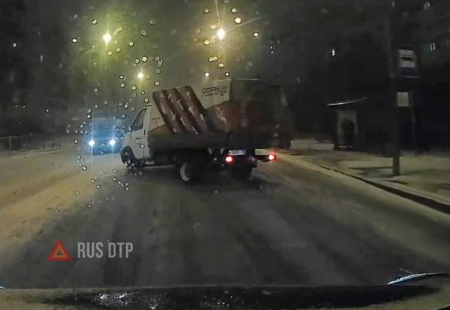 Любитель дрифта на «Газели» Любитель дрифта на «Газели»