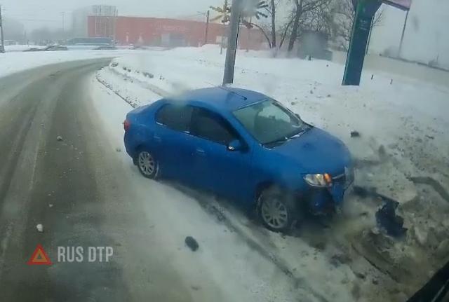 ДТП в Нижнем Новгороде на Комсомольской площади ДТП в Нижнем Новгороде на Комсомольской площади