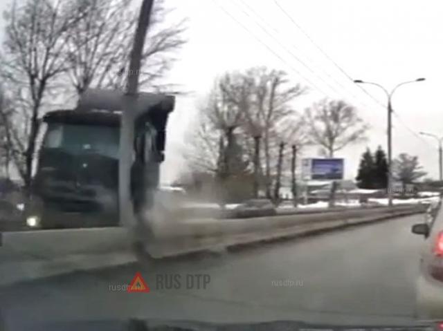 Момент ДТП на Мочищенском шоссе в Новосибирске