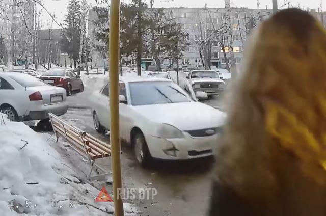 Въехал в подъезд Въехал в подъезд
