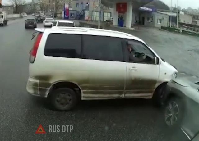 Поворот не глядя во Владивостоке Поворот не глядя во Владивостоке