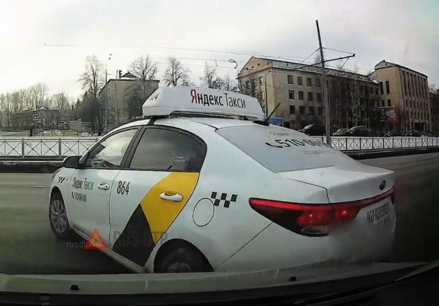 Таксист сказал, что не спал больше суток Таксист сказал, что не спал больше суток