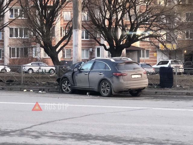 Водитель Infiniti погиб в ДТП в Вологде. ВИДЕО