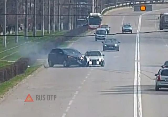 ДТП в Каменском на Юбилейном проспекте ДТП в Каменском на Юбилейном проспекте