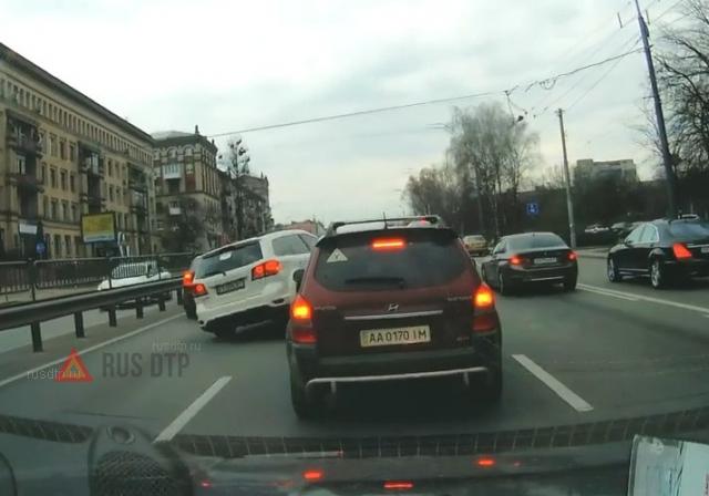 Въехал в несколько попутных машин Въехал в несколько попутных машин