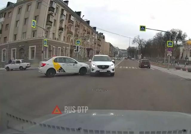 ДТП на улице Попова в Белгороде ДТП на улице Попова в Белгороде