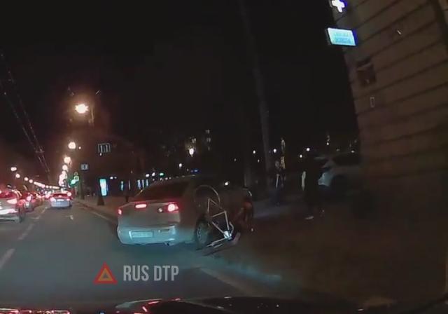 Не заметил и сбил велосипедиста Не заметил и сбил велосипедиста